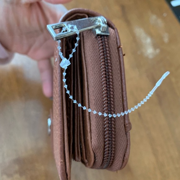 NWOT STONEMOUNTAIN Wallet Clutch Tan Brown - Picture 6 of 12